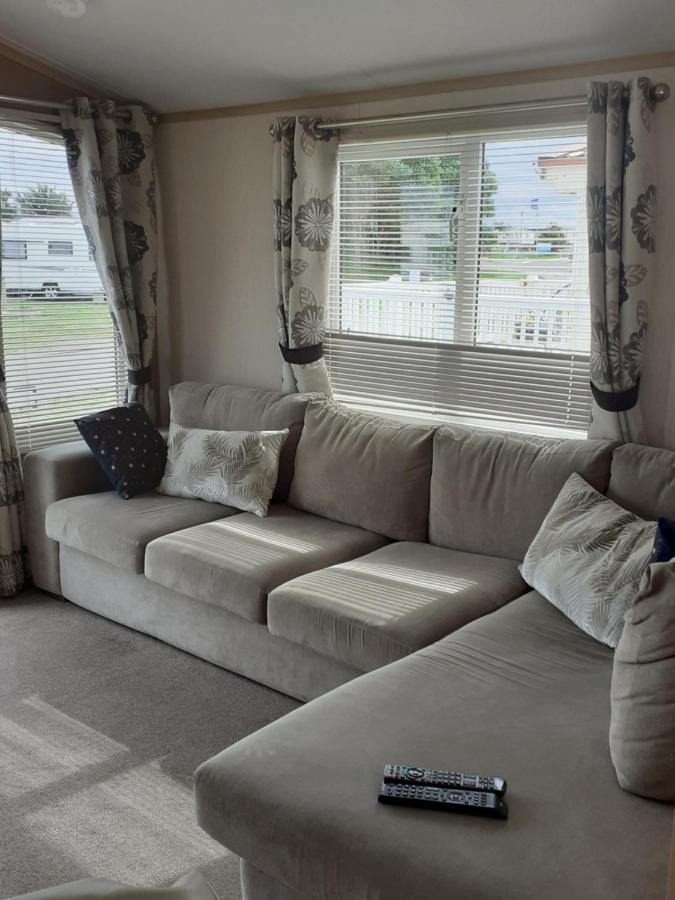 Rick'S Retreat Static Caravan Near The Beach With Free Wifi 洛西茅斯 外观 照片