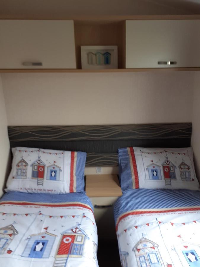 Rick'S Retreat Static Caravan Near The Beach With Free Wifi 洛西茅斯 外观 照片