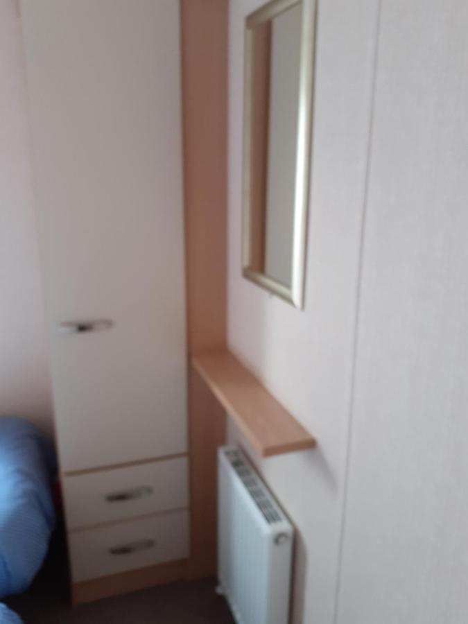 Rick'S Retreat Static Caravan Near The Beach With Free Wifi 洛西茅斯 外观 照片
