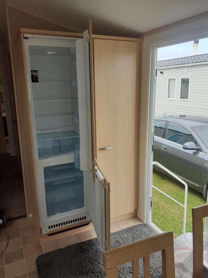 Rick'S Retreat Static Caravan Near The Beach With Free Wifi 洛西茅斯 外观 照片