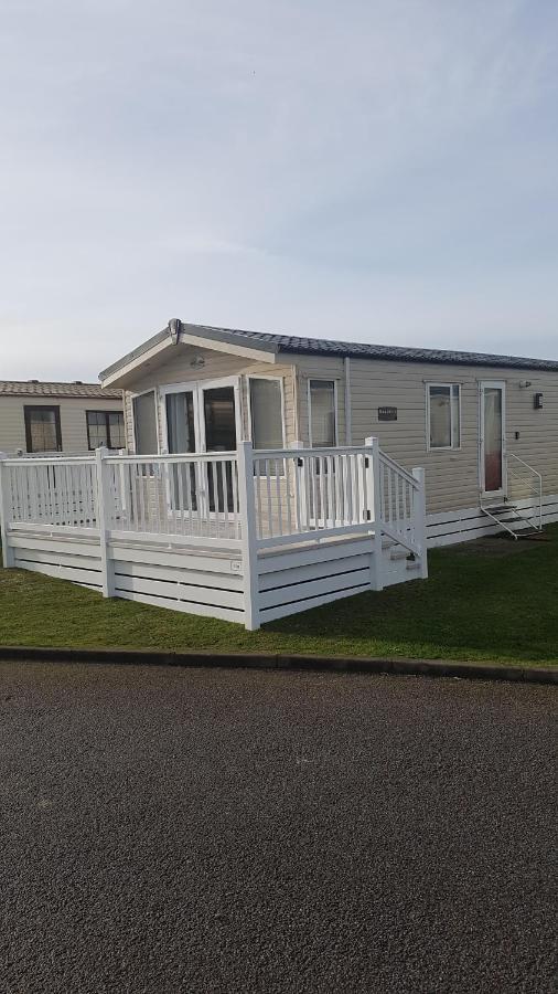 Rick'S Retreat Static Caravan Near The Beach With Free Wifi 洛西茅斯 外观 照片